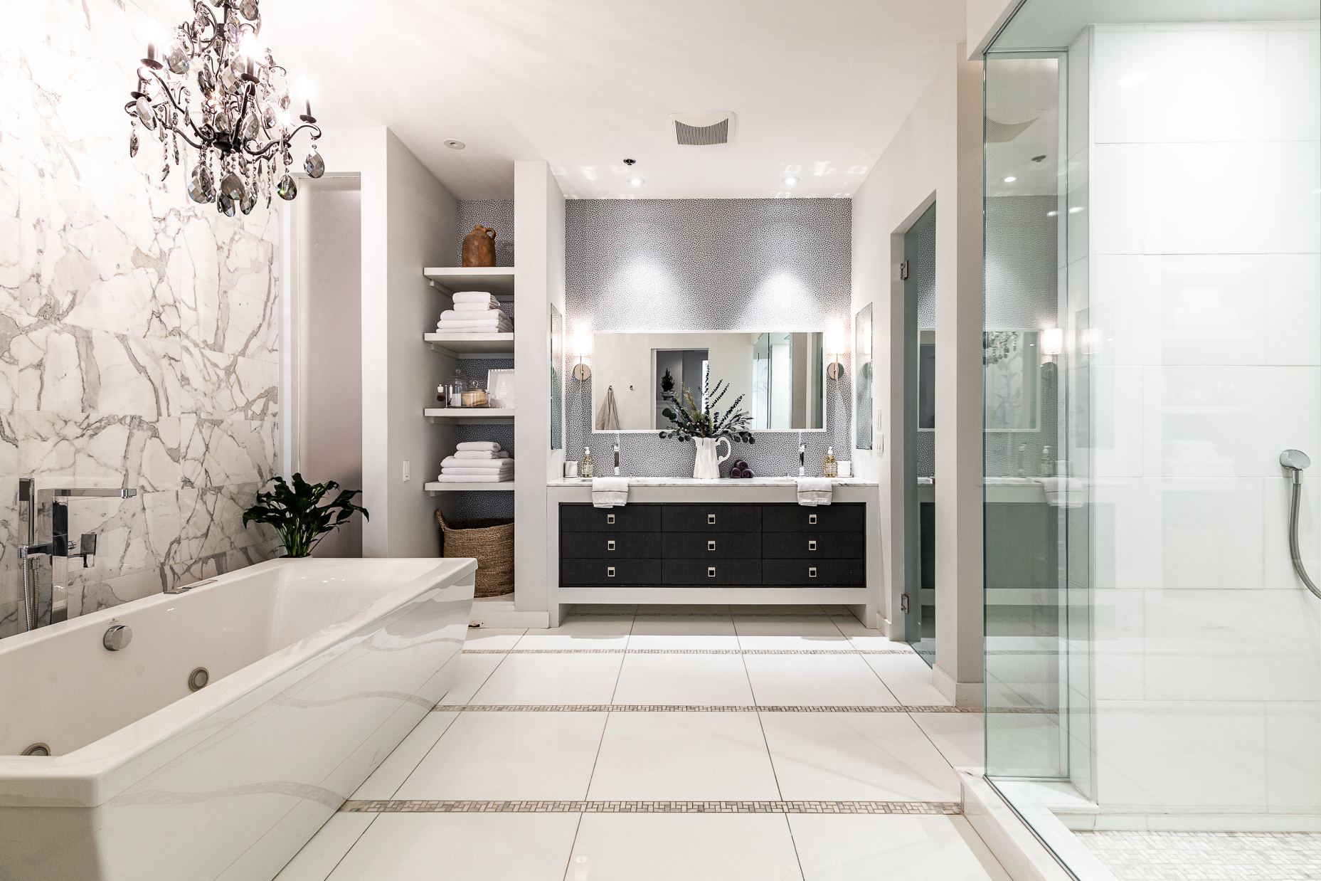 Le Gorini pantry and kitchen detail